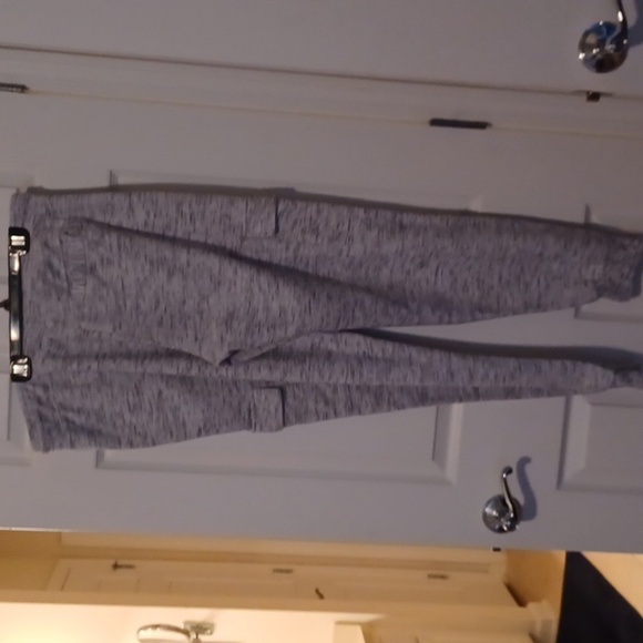 💙🌺Gray Jogger Pants - Picture 5 of 10